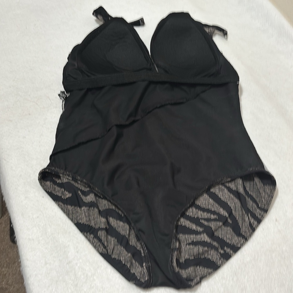 Miraclesuit Black And White Patterned Swimsuit - image 5